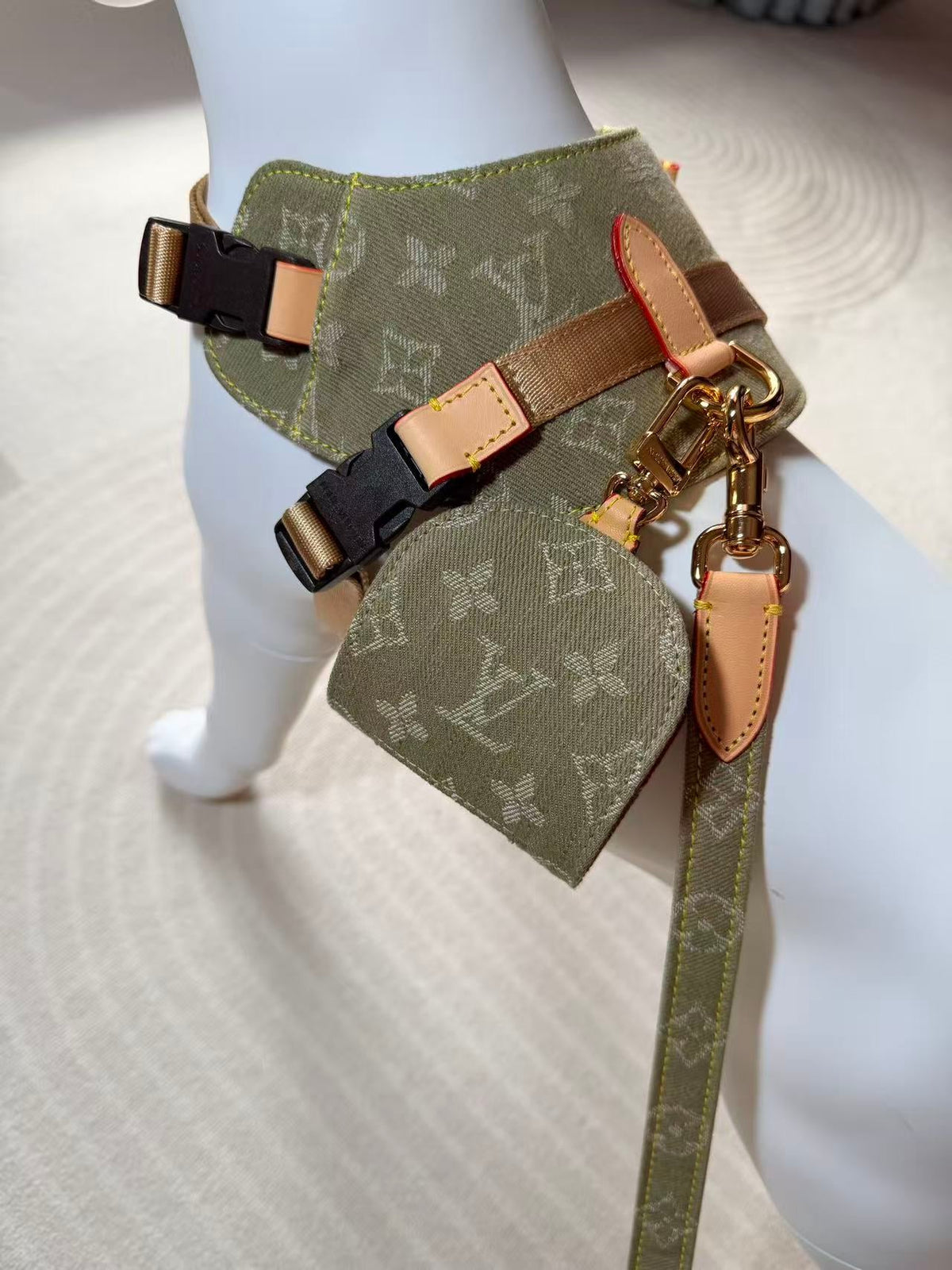 LV DOG HARNESS AND LEASH (BROWN DENIM)