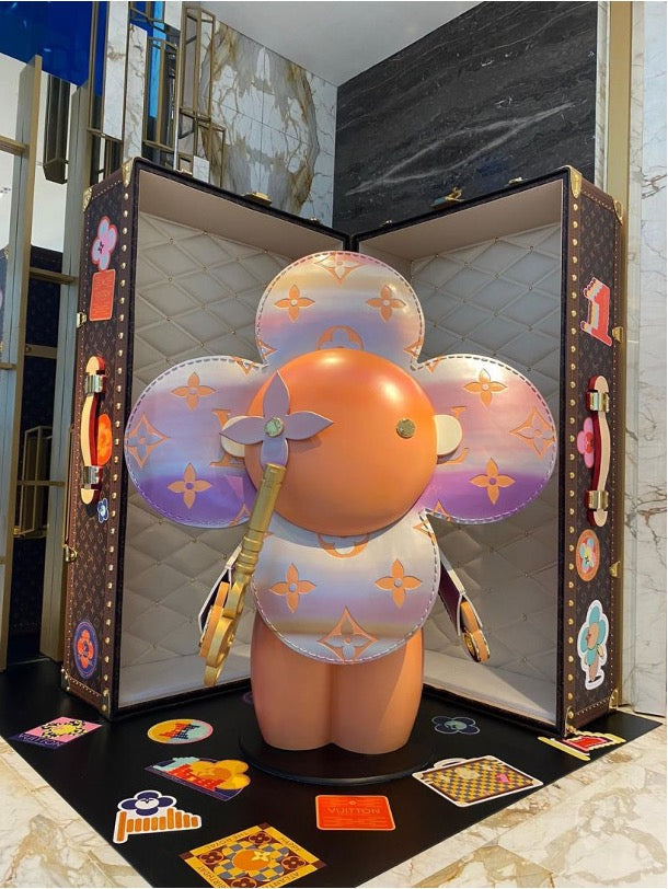 CUSTOM LV 4FT VIVIENNE TRAVELLER FIGURE